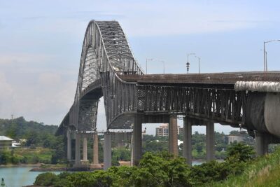 Corredor logístico del Canal de Panamá: tarifas, límites y reglas de uso