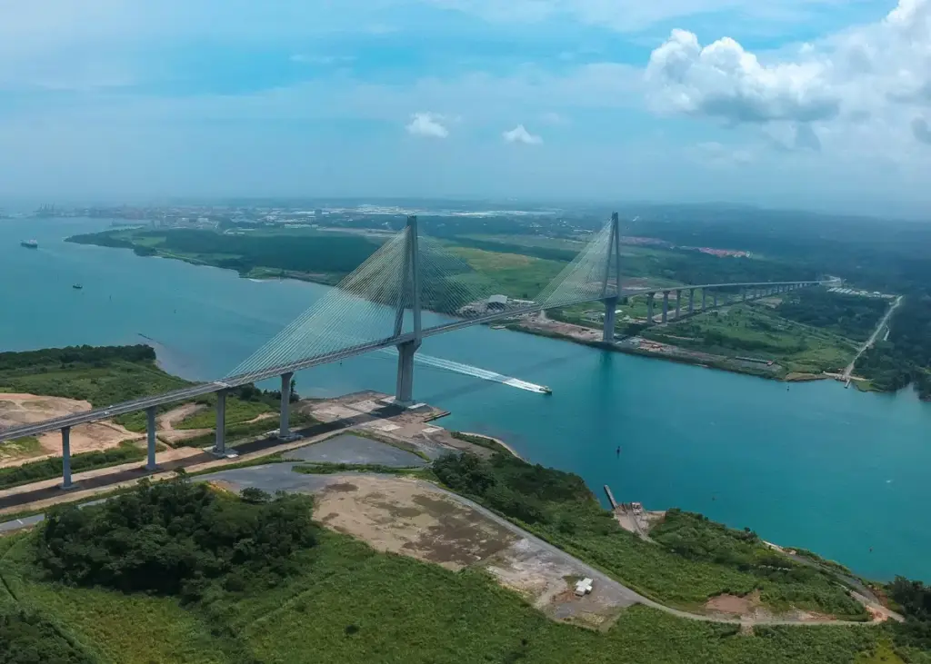 Puente Atlántico sobre el Canal de Panamá, en Colón